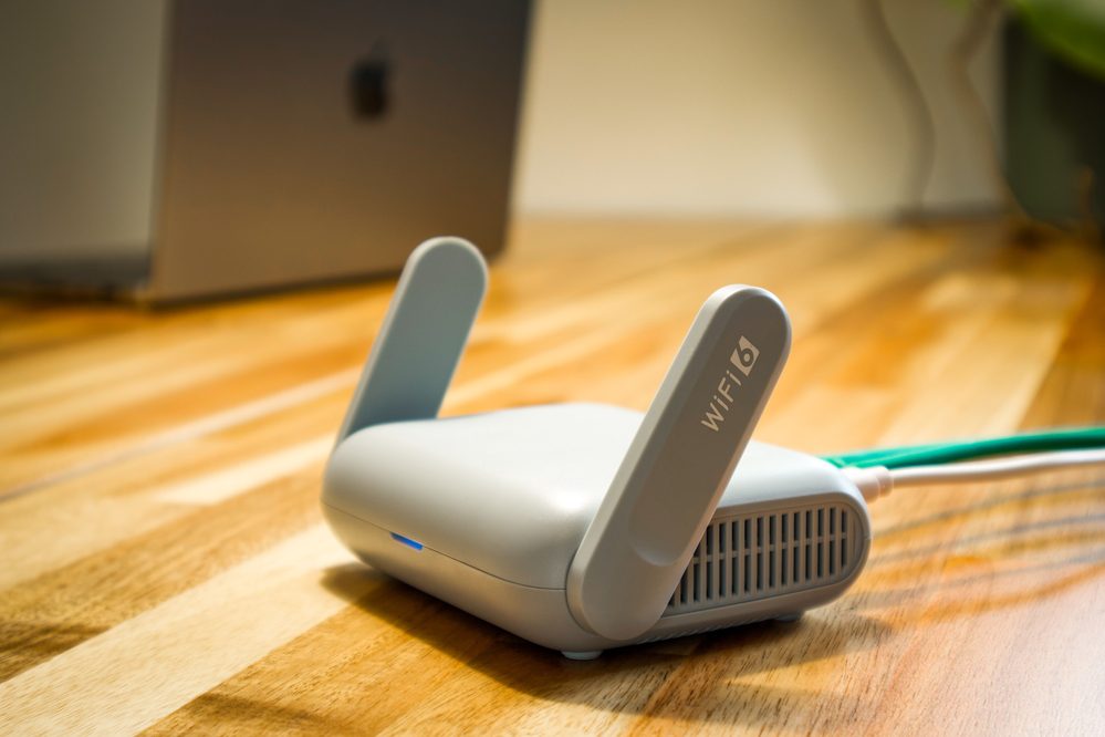 Wall mount router bracket